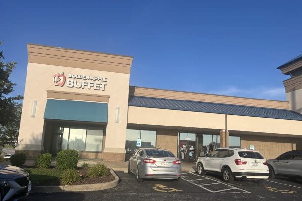 Golden Apple Buffet in St. Charles, MO - Buffet Revival
