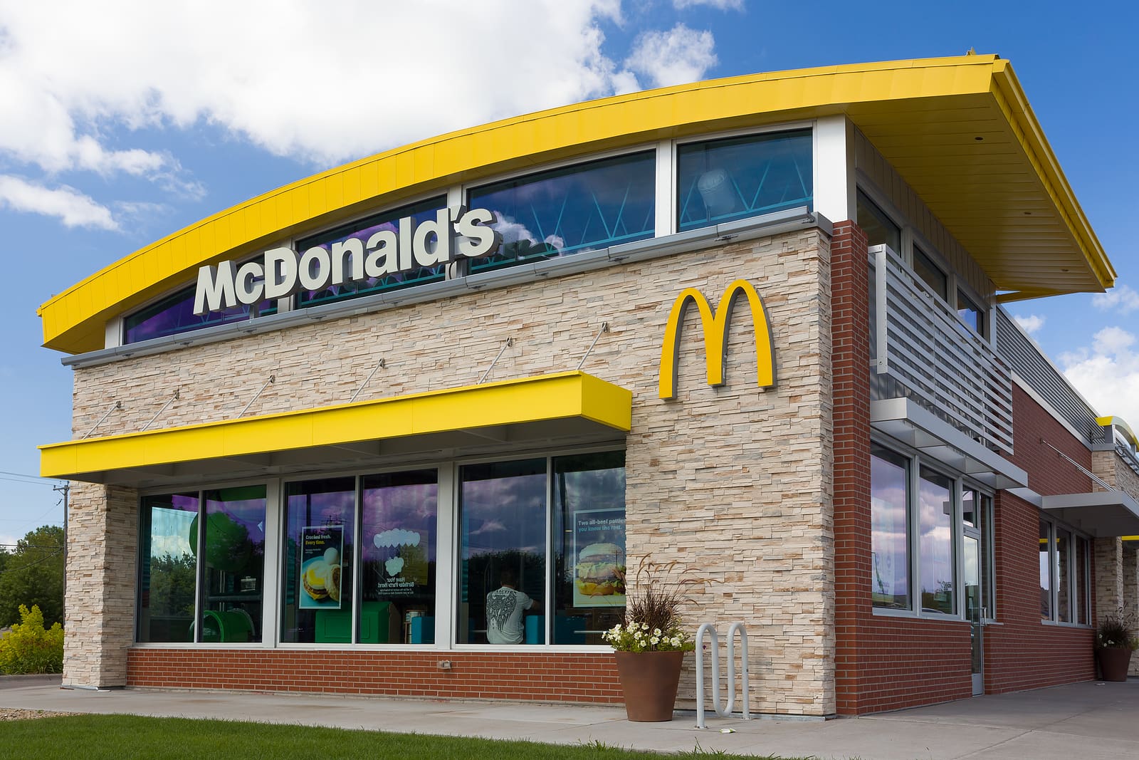 McDonald's Blames the Economy - Consumers Blames McDonald's