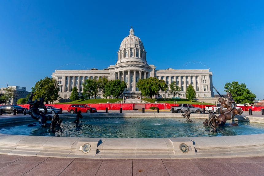 Missouri’s Unusual Law: It’s Illegal to Drive with an Uncaged Bear
