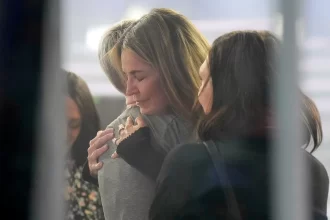 savannah guthrie ap 02