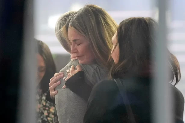 savannah guthrie ap 02