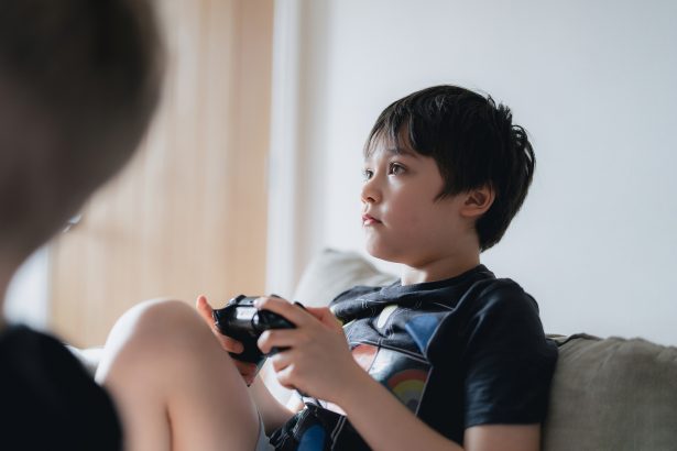 How Visual Design Influences Player Behavior in Digital Games