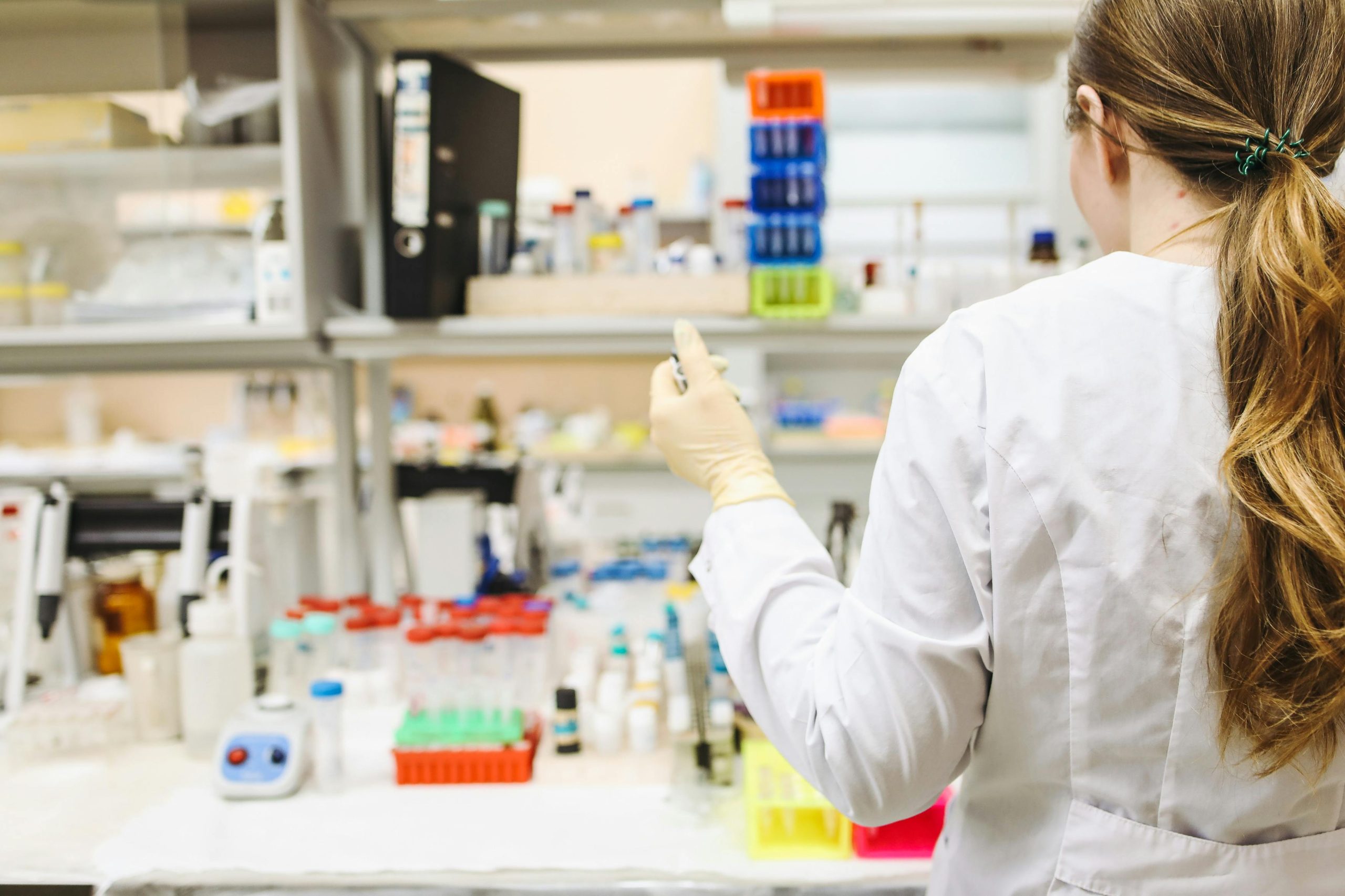 How to Pick the Best Mixer for Viscous Laboratory Liquids